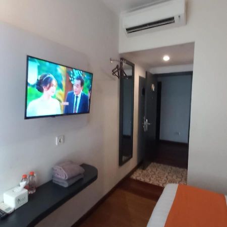 Hotel Front One Boutique Tugu Muda Semarang Exterior foto